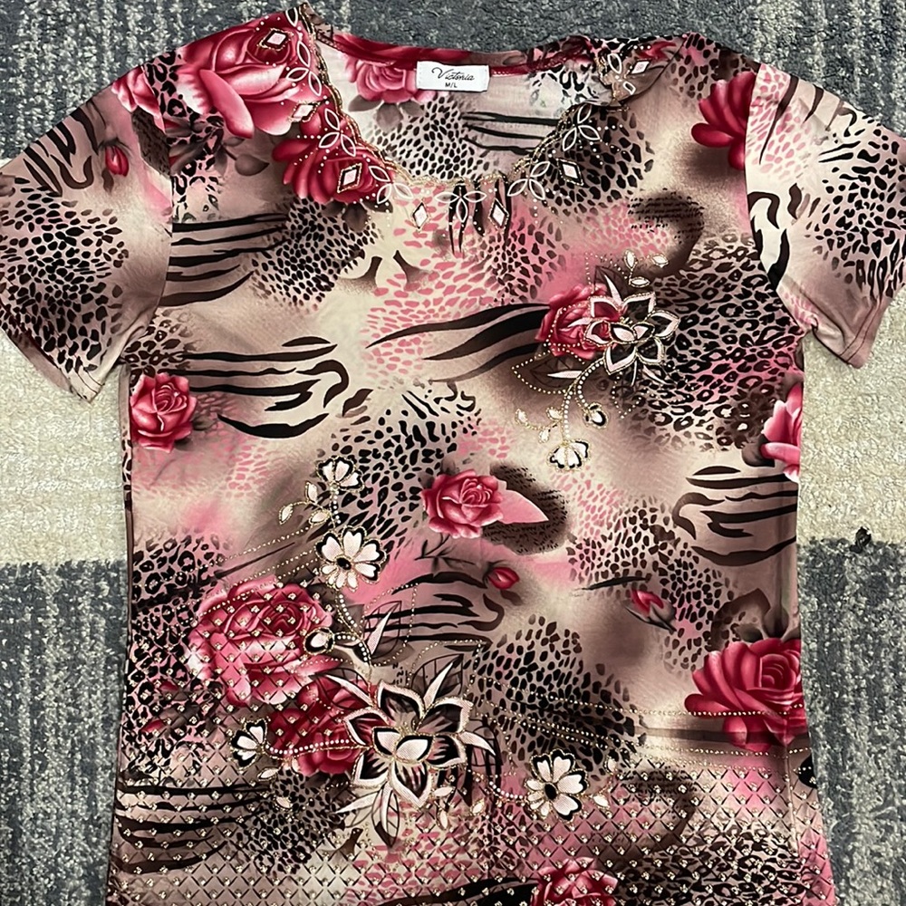 Victoria Flowery Short Sleeve Blouse